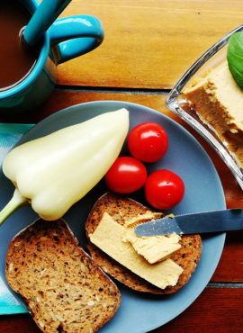 csicseriborsólisztből cheddar kenhető sajt recept vegánblog